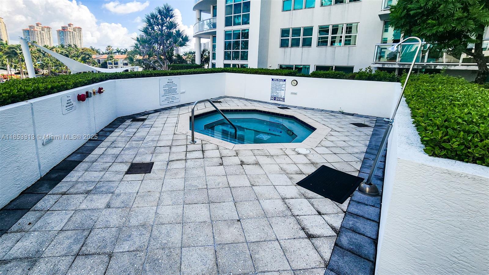 THE ATRIUM AT AVENTURA CO - Residential Lease