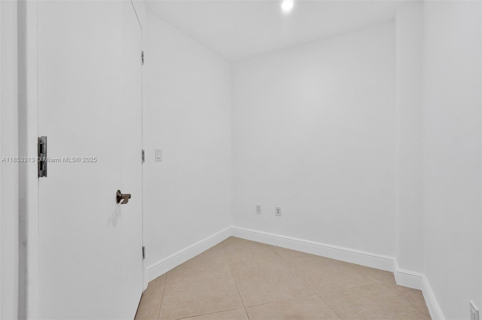 THE ATRIUM AT AVENTURA CO - Residential Lease