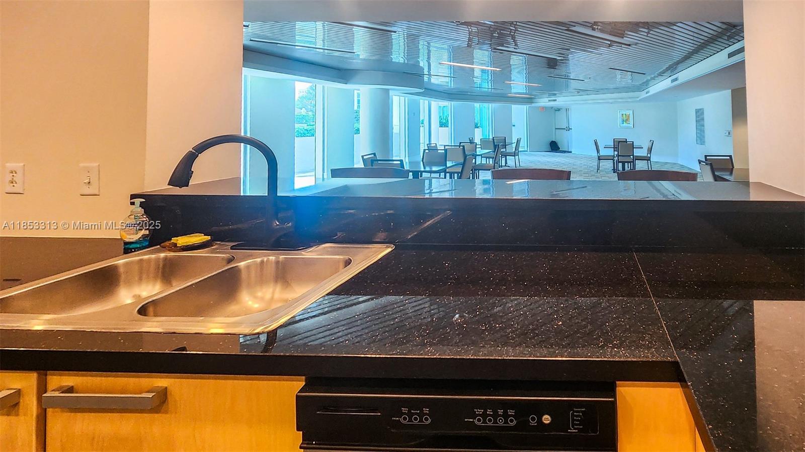 THE ATRIUM AT AVENTURA CO - Residential Lease