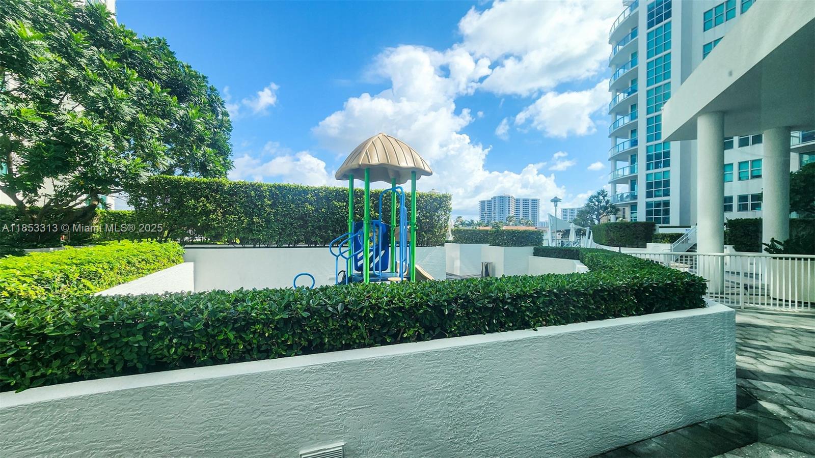 THE ATRIUM AT AVENTURA CO - Residential Lease