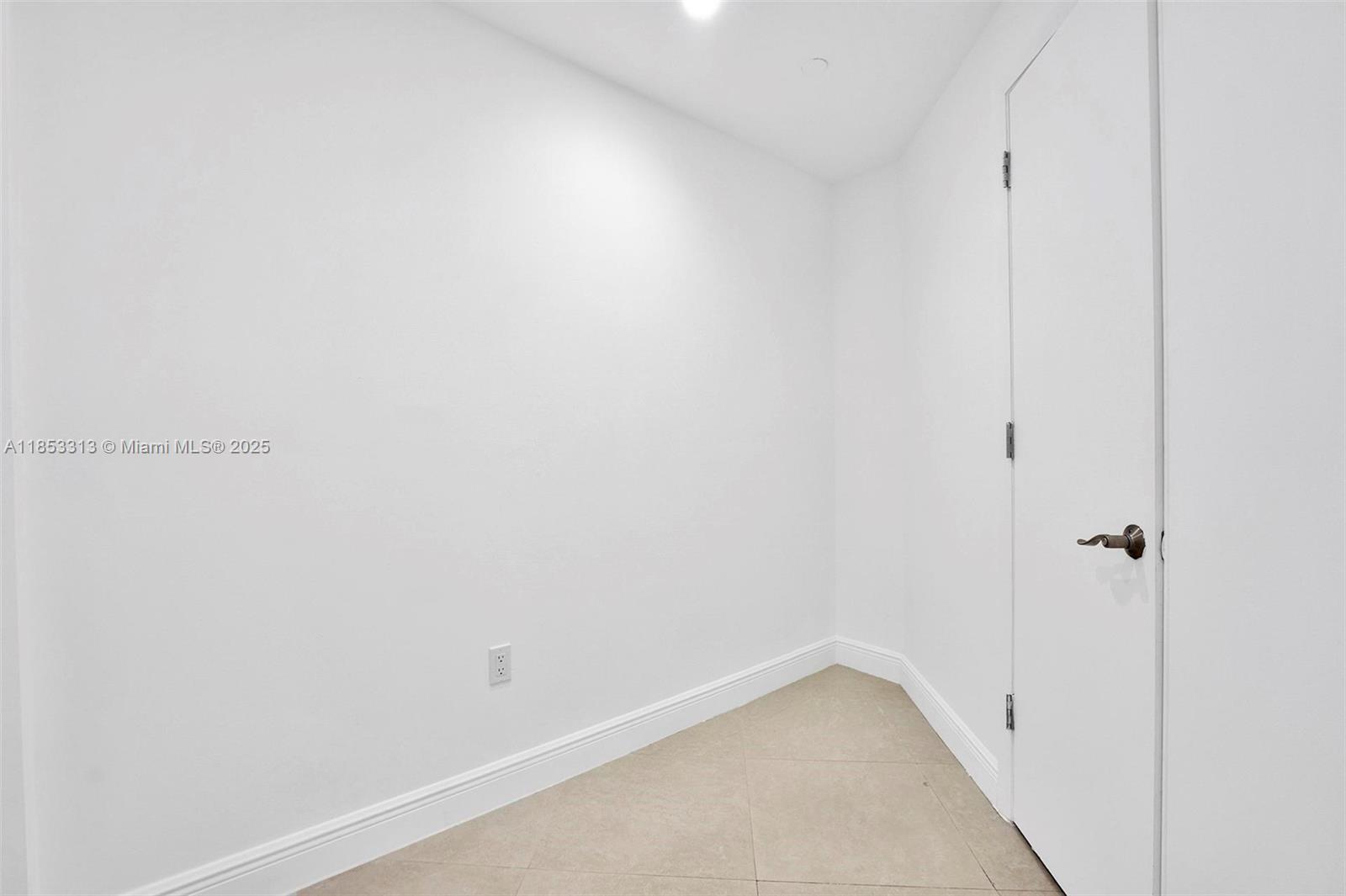 THE ATRIUM AT AVENTURA CO - Residential Lease