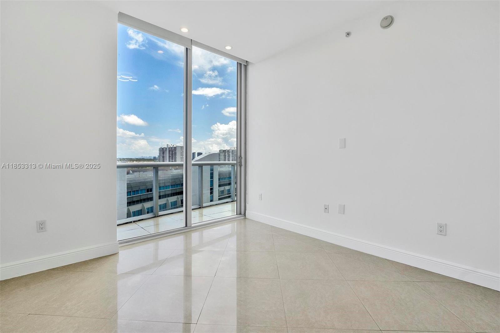 THE ATRIUM AT AVENTURA CO - Residential Lease