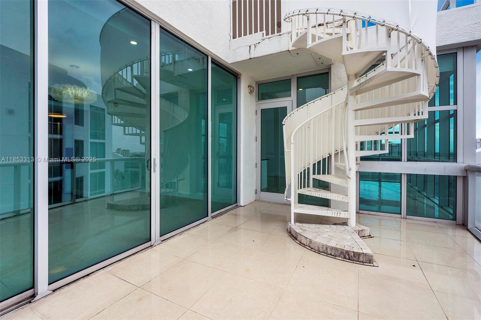 THE ATRIUM AT AVENTURA CO - Residential Lease