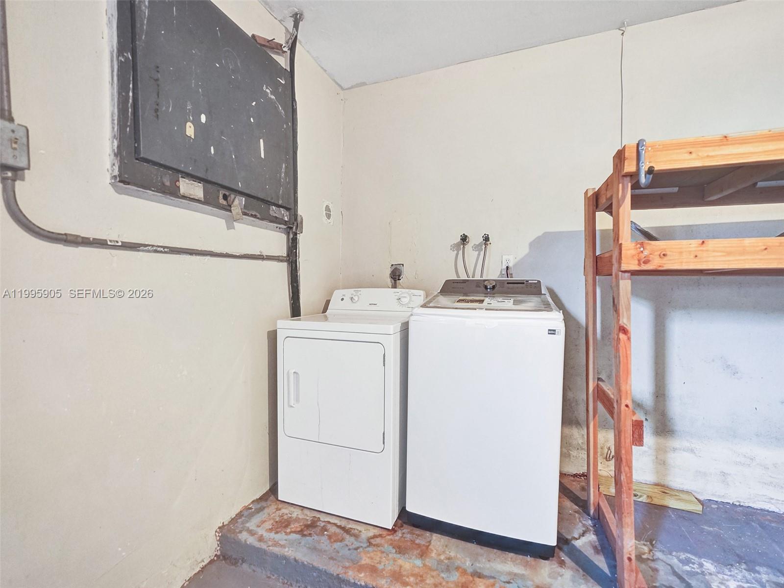 SUNRISE GOLF VILLAGE SECO - Residential Lease