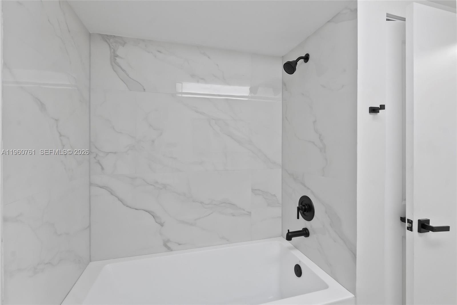 BUILDING FOUR OF RACQUET - Residential