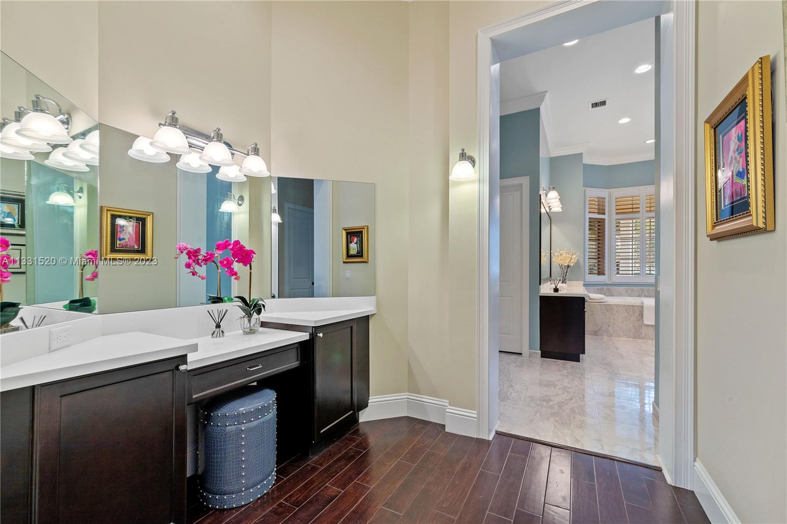 P & J ESTATES - Residential