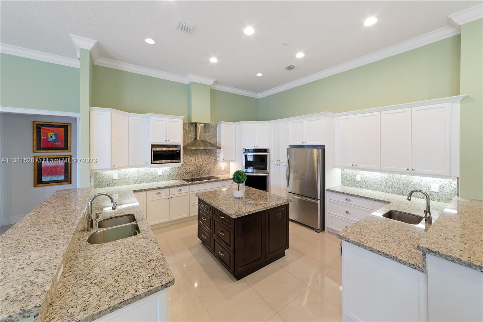 P & J ESTATES - Residential