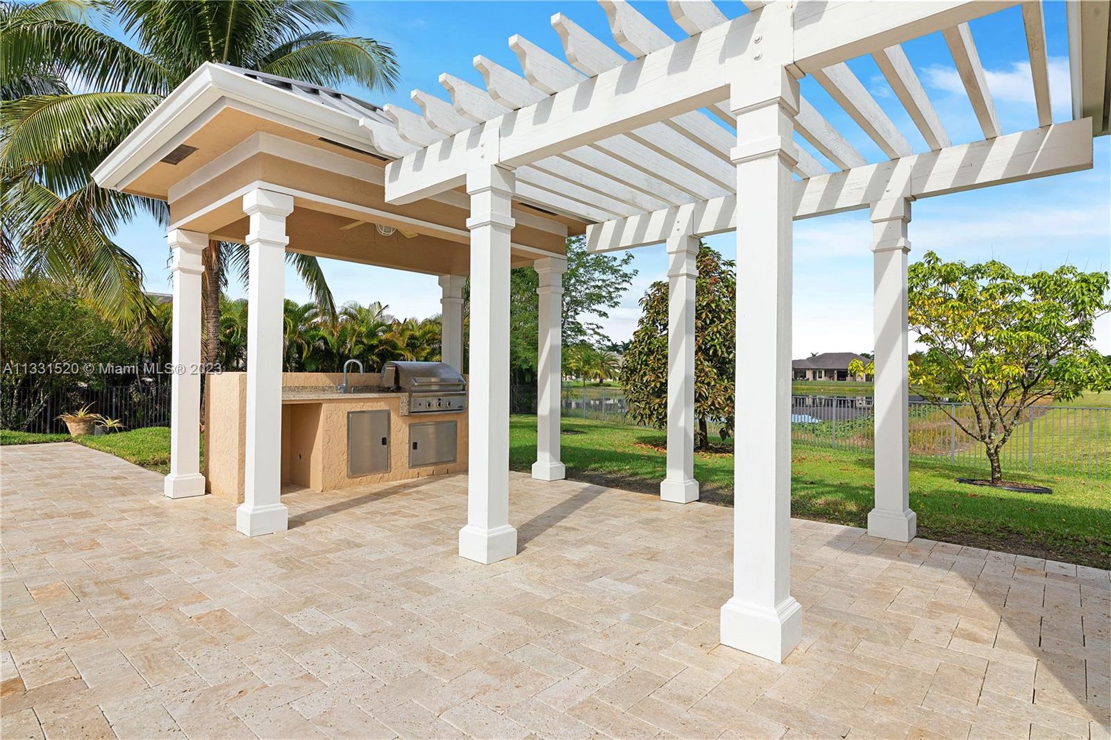 P & J ESTATES - Residential