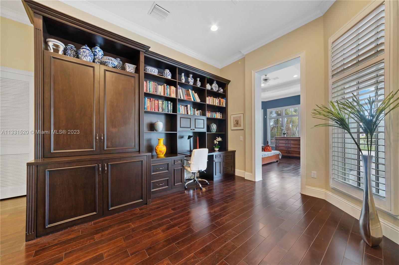 P & J ESTATES - Residential