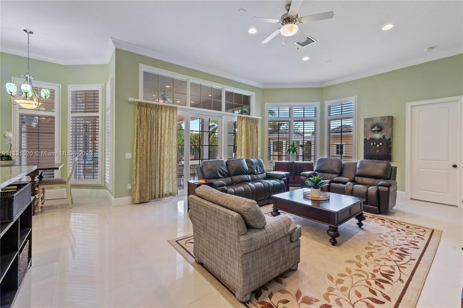 P & J ESTATES - Residential