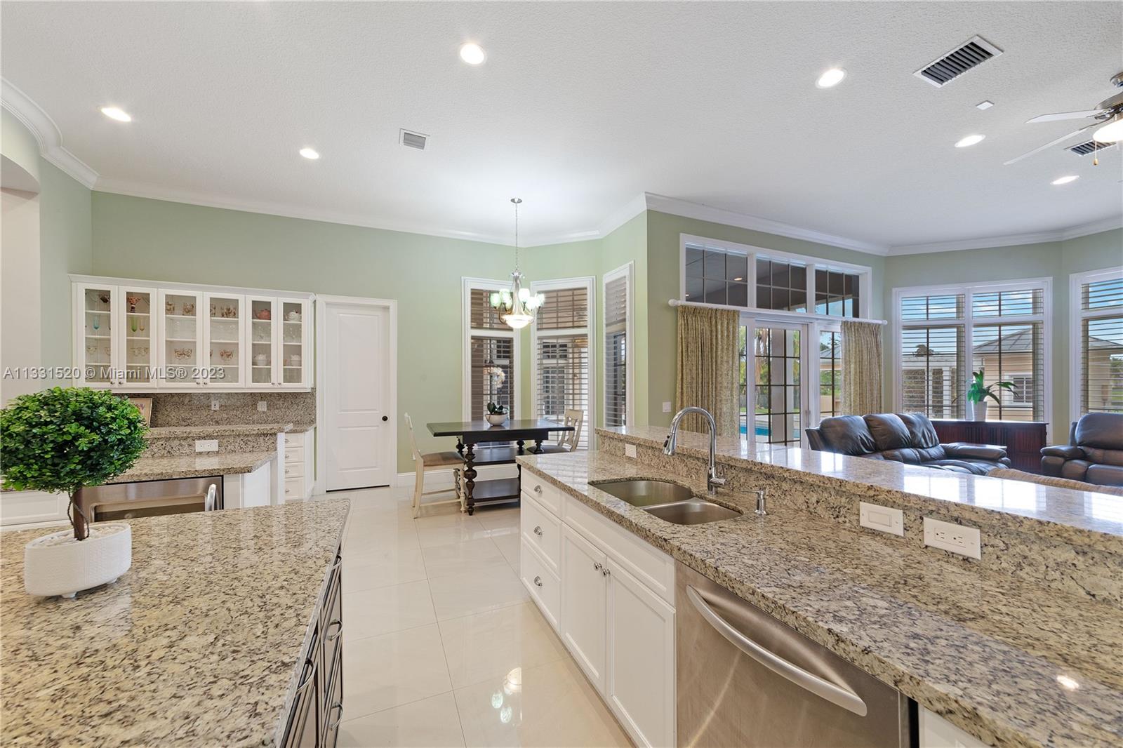 P & J ESTATES - Residential