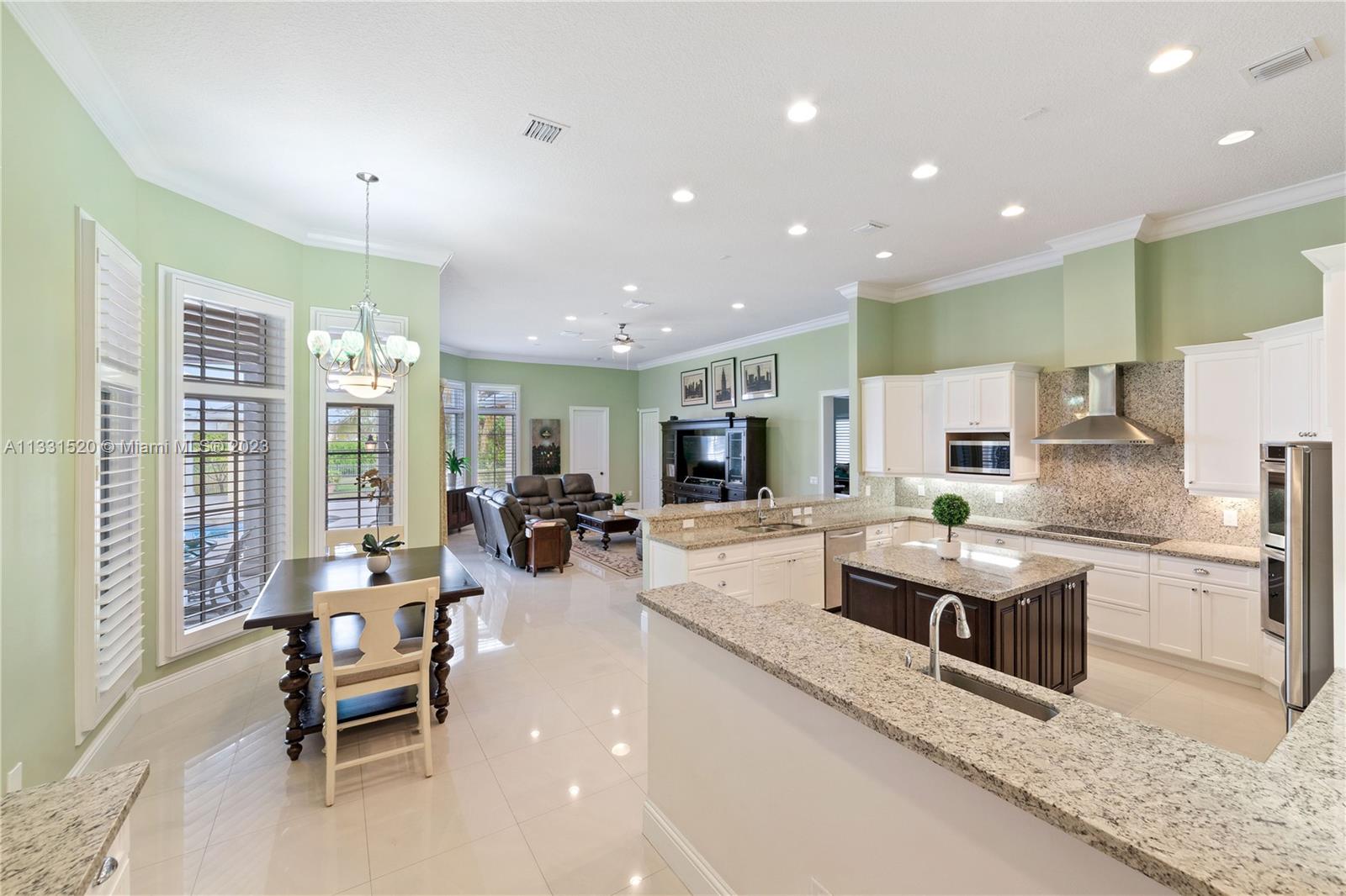 P & J ESTATES - Residential