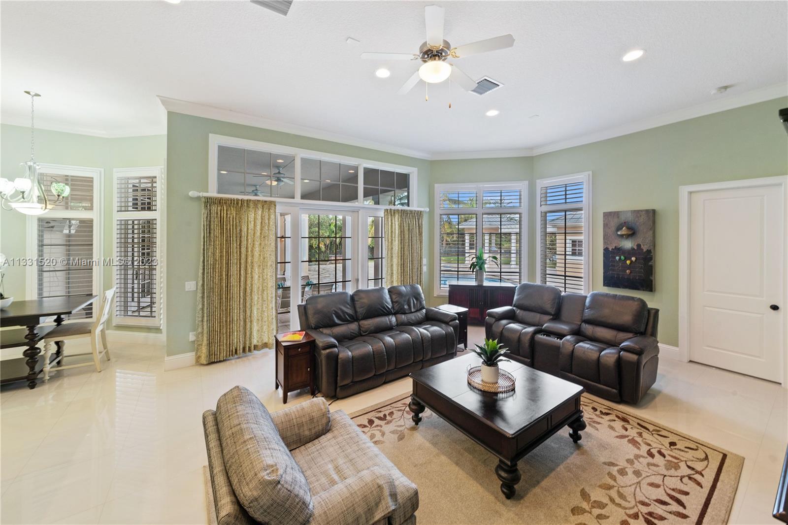 P & J ESTATES - Residential