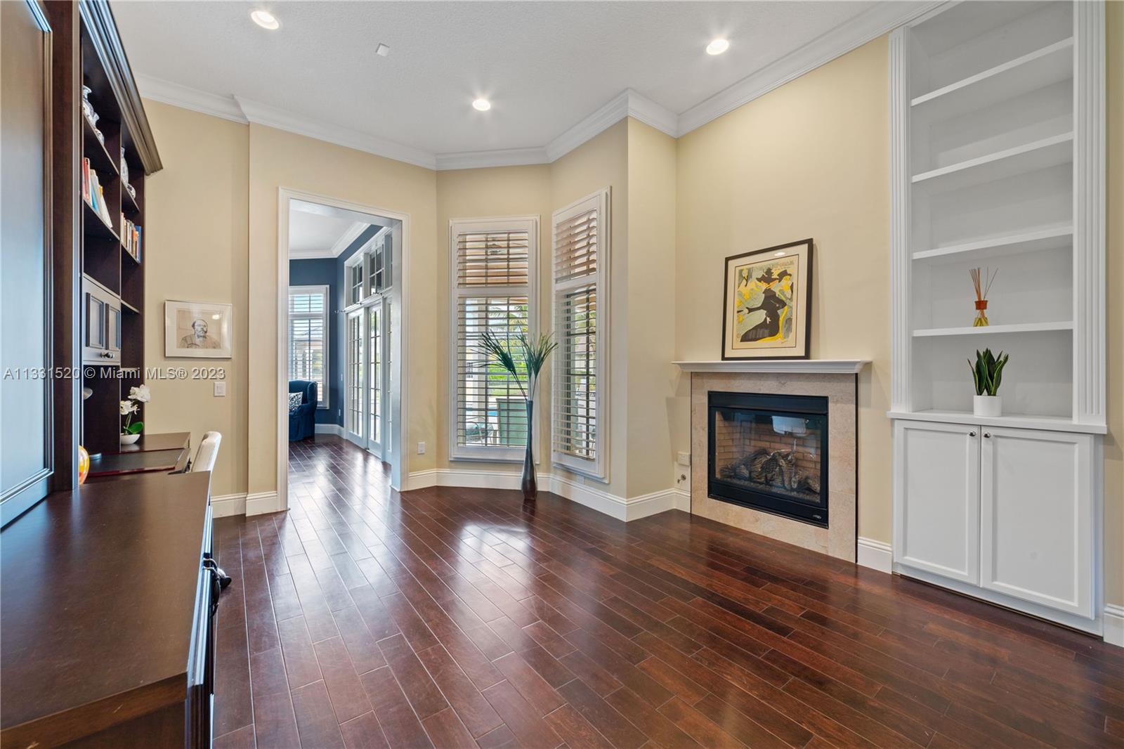 P & J ESTATES - Residential