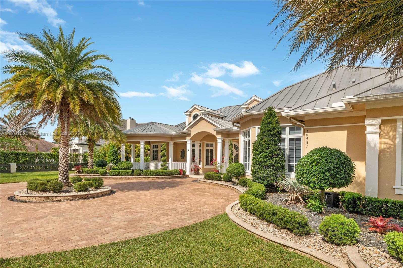 P & J ESTATES - Residential