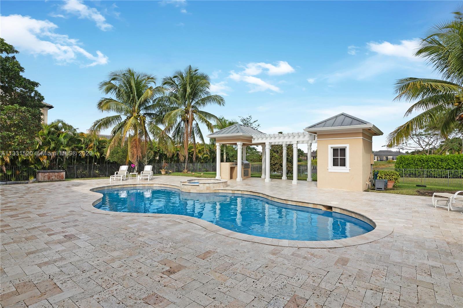 P & J ESTATES - Residential