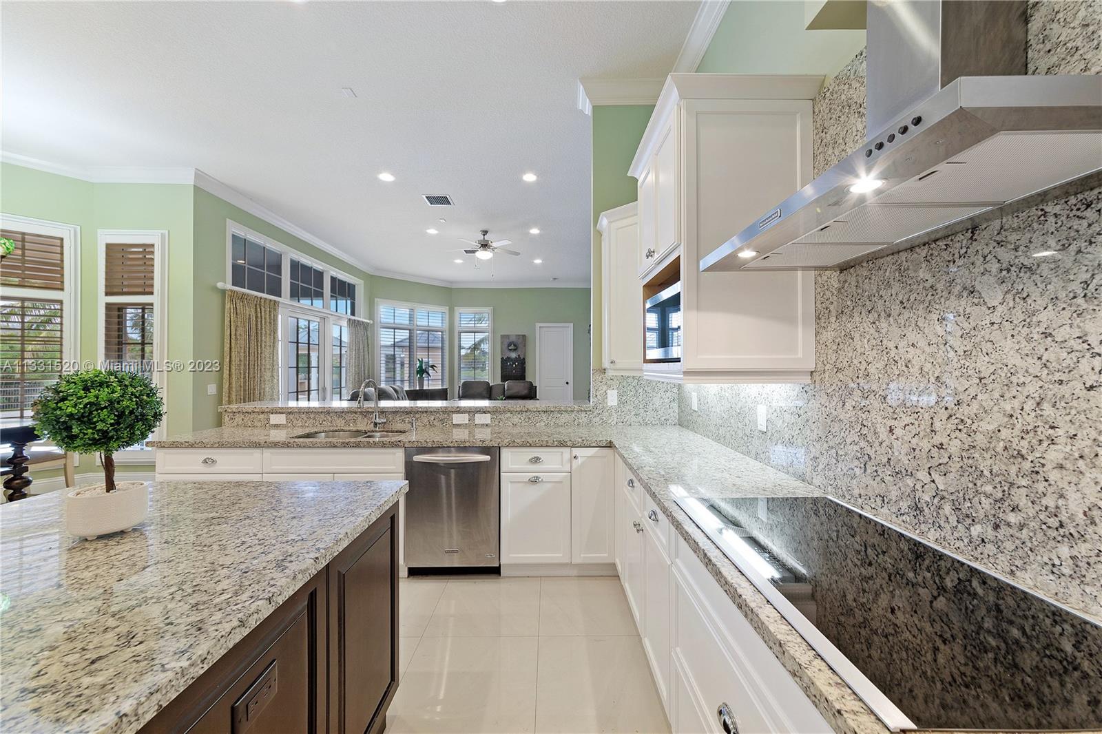 P & J ESTATES - Residential