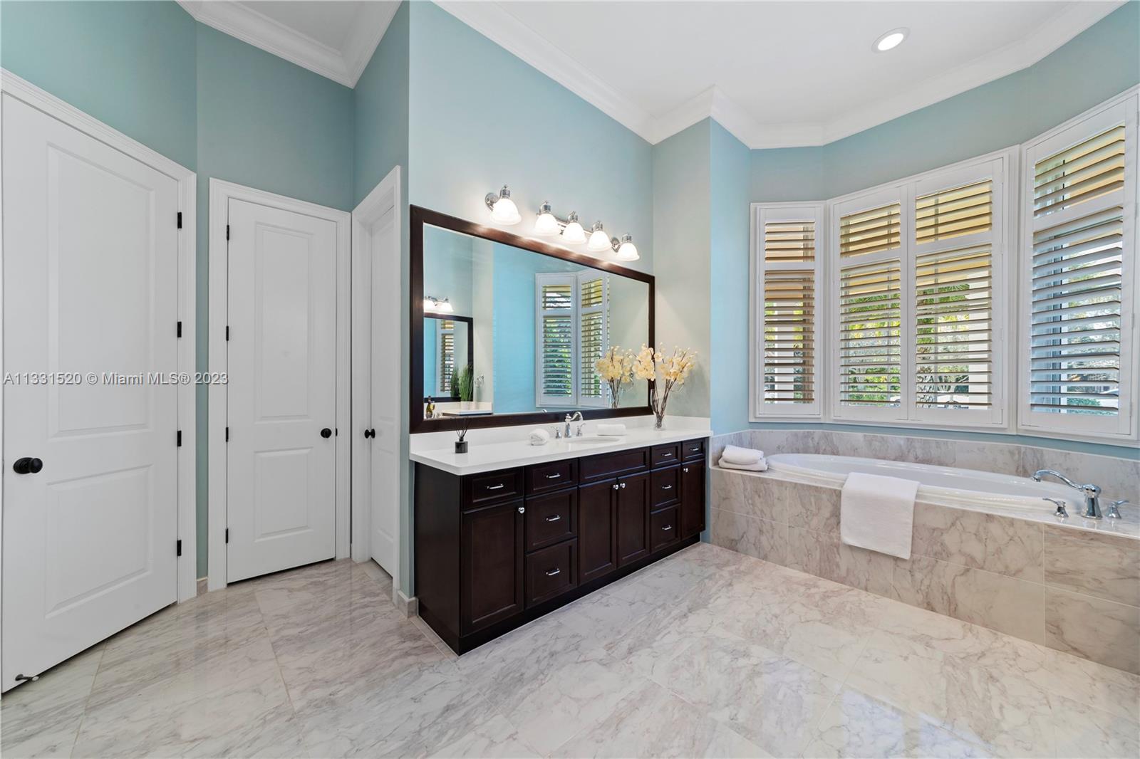 P & J ESTATES - Residential