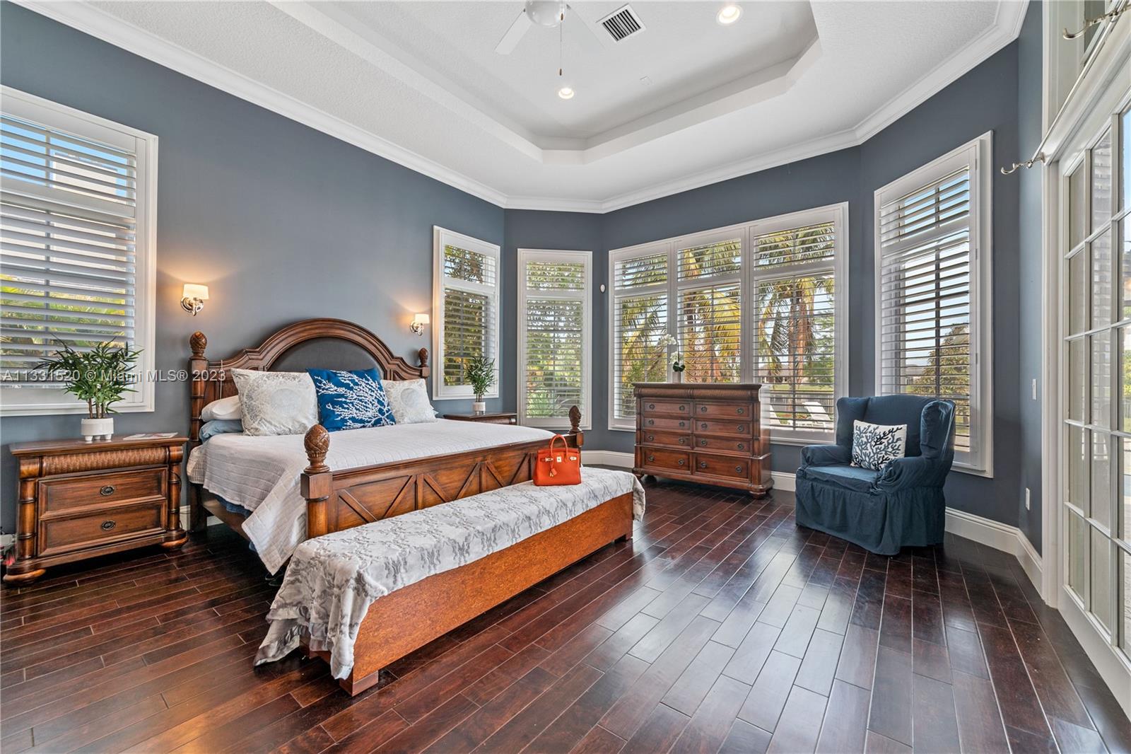 P & J ESTATES - Residential