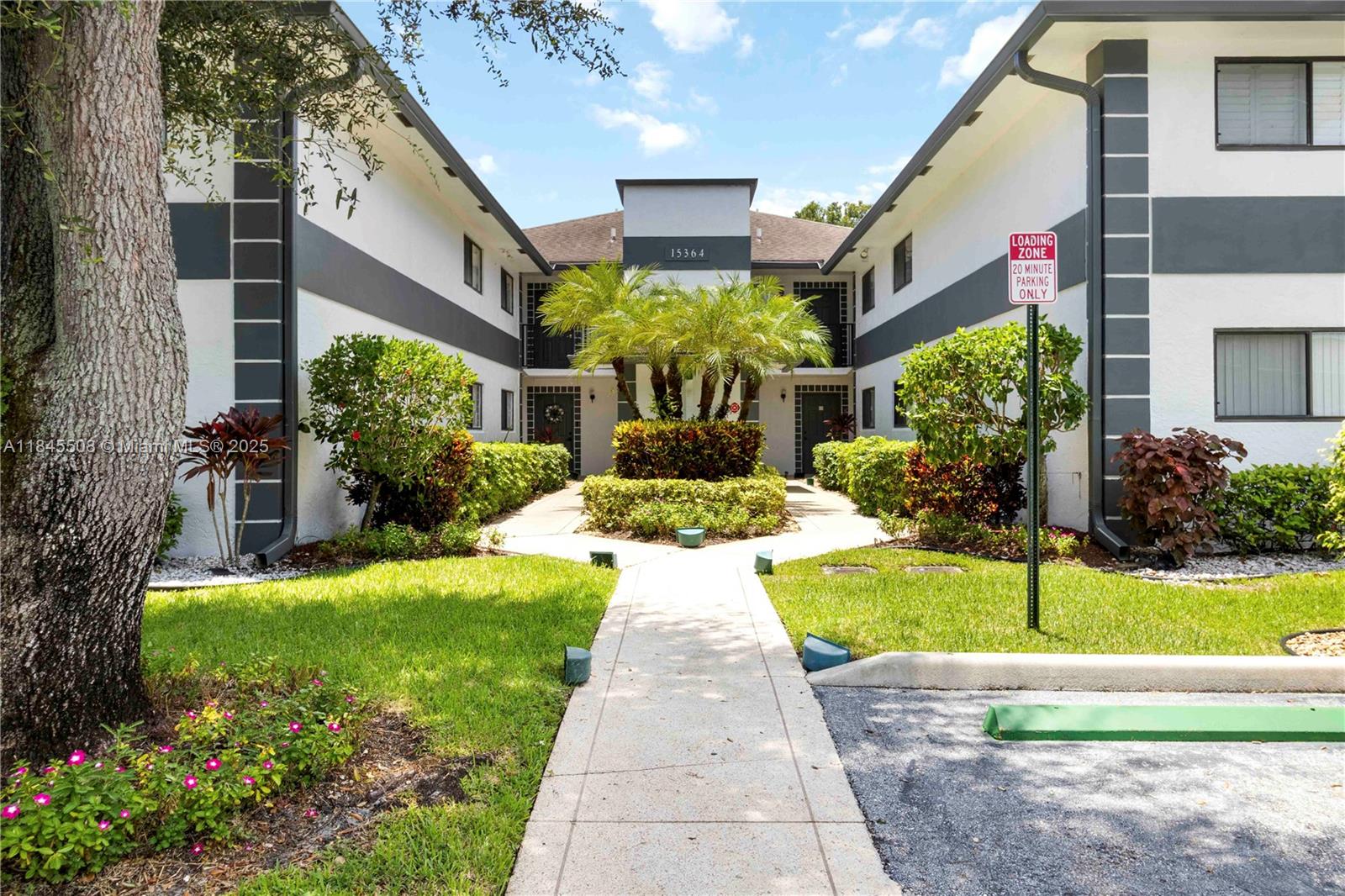15364 Lakes Of Delray Blvd 48, Delray Beach, FL, 33484/$200,000 1 15364 Lakes Of Delray Blvd 48