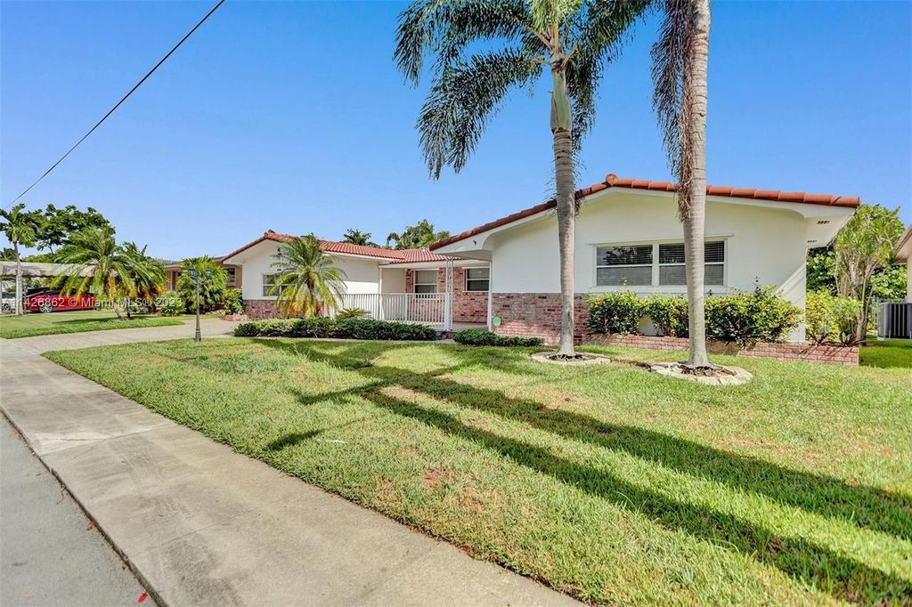 Photo of 2827 Arthur St #., Hollywood, FL 33020 (MLS # A11426862)