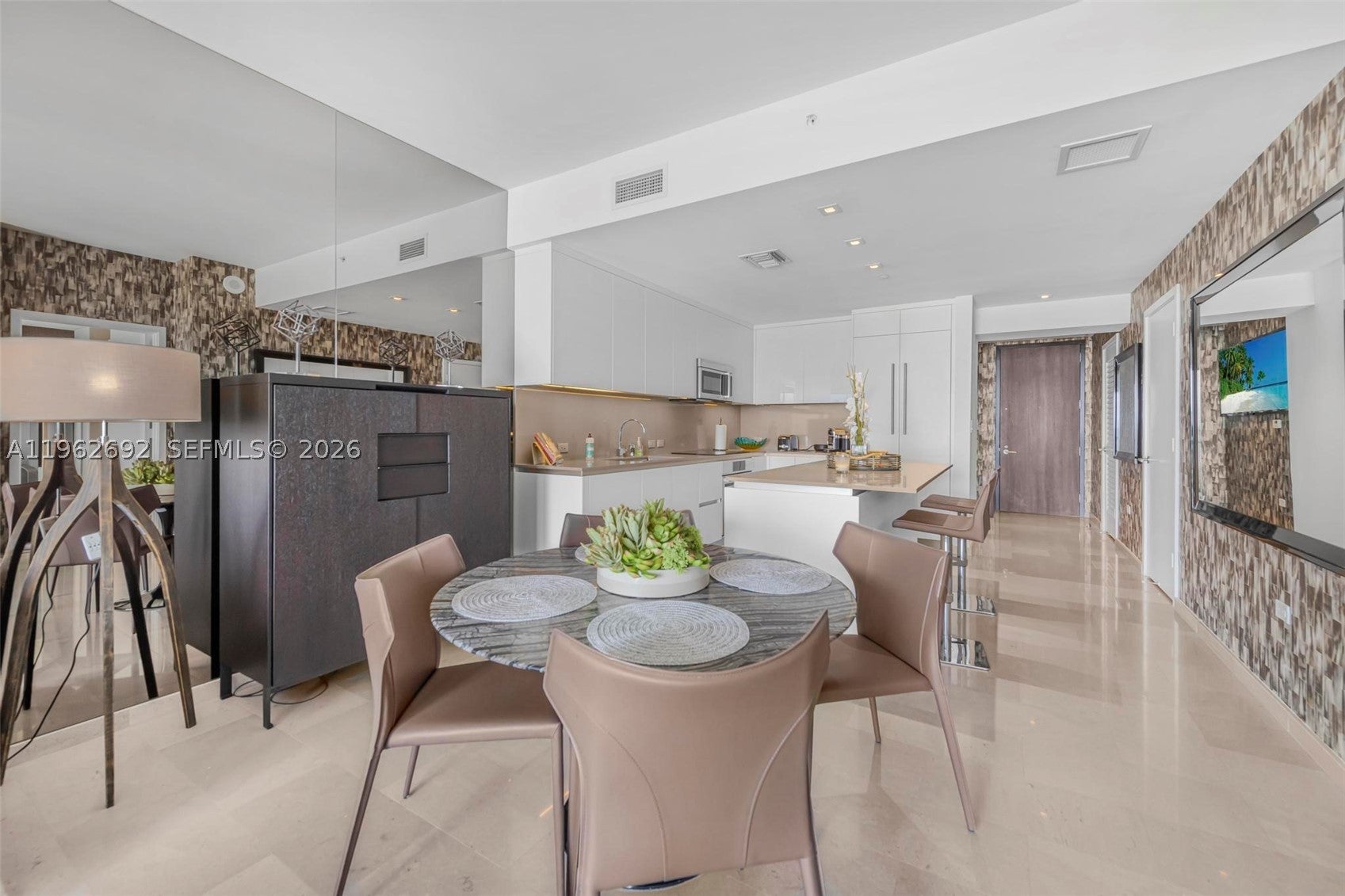 88 SW 7th St 3806