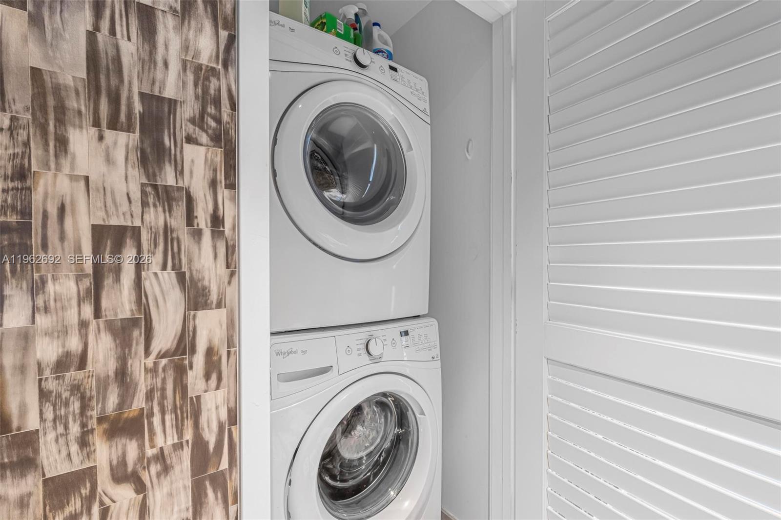 RISE CONDO - Residential