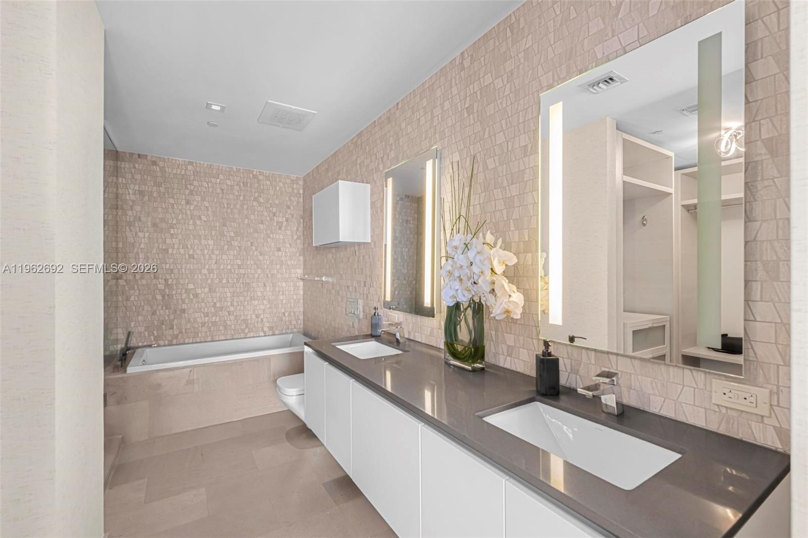 RISE CONDO - Residential