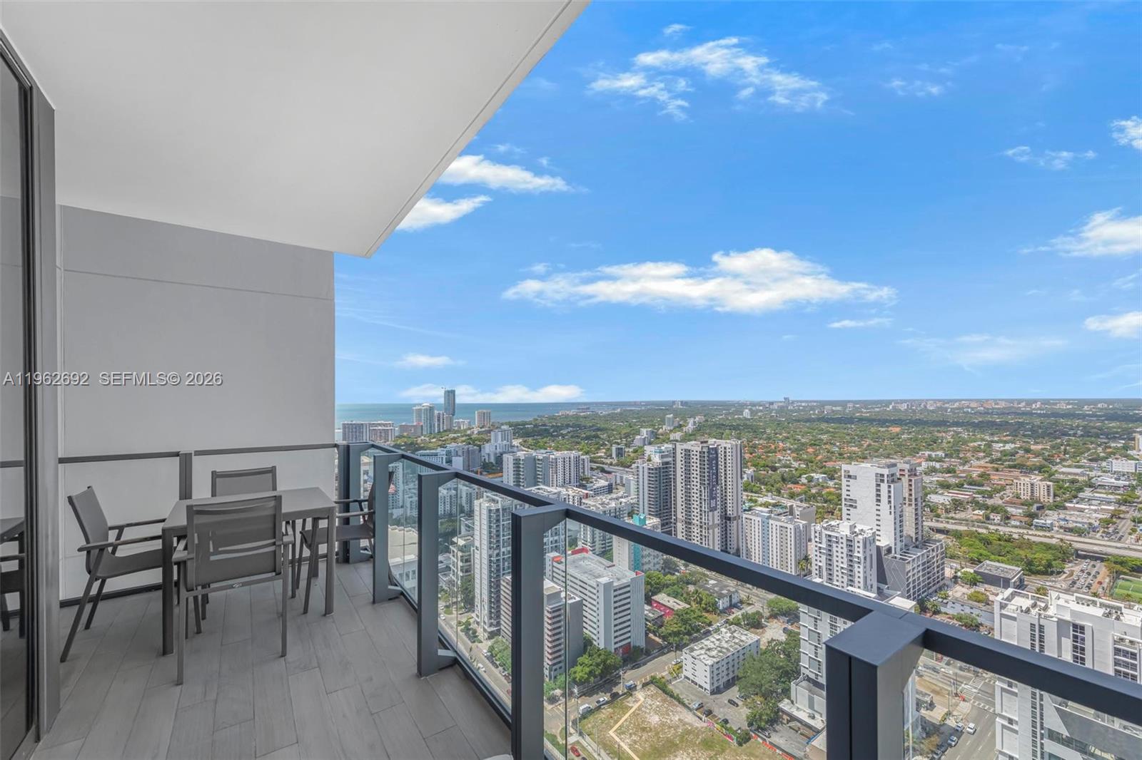 RISE CONDO - Residential