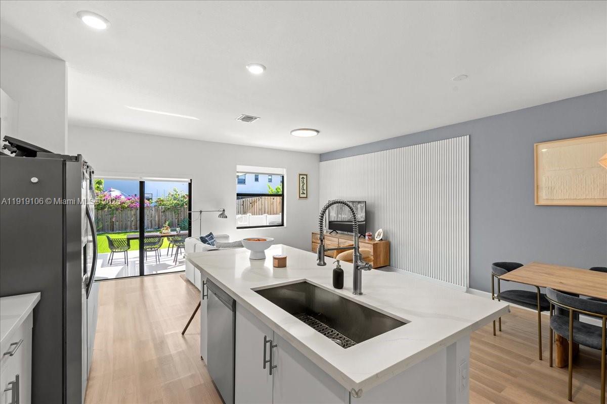 S ALLAPATTAH GDNS - Residential