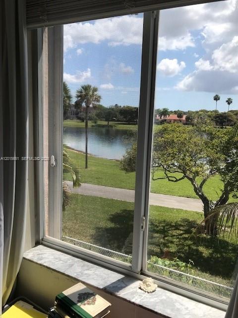 LAKESIDE AT THE HAMMOCKS - Residential