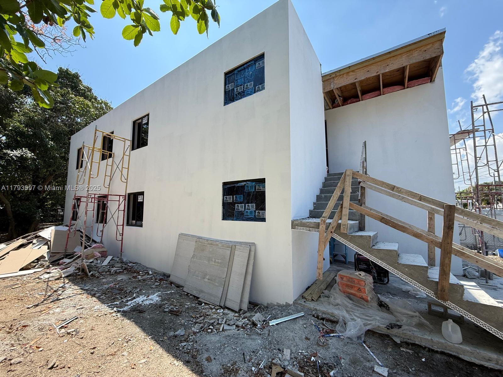 1244 Nw 32nd St A, Miami, Broward County, Florida - 4 Bedrooms  
3 Bathrooms - 
