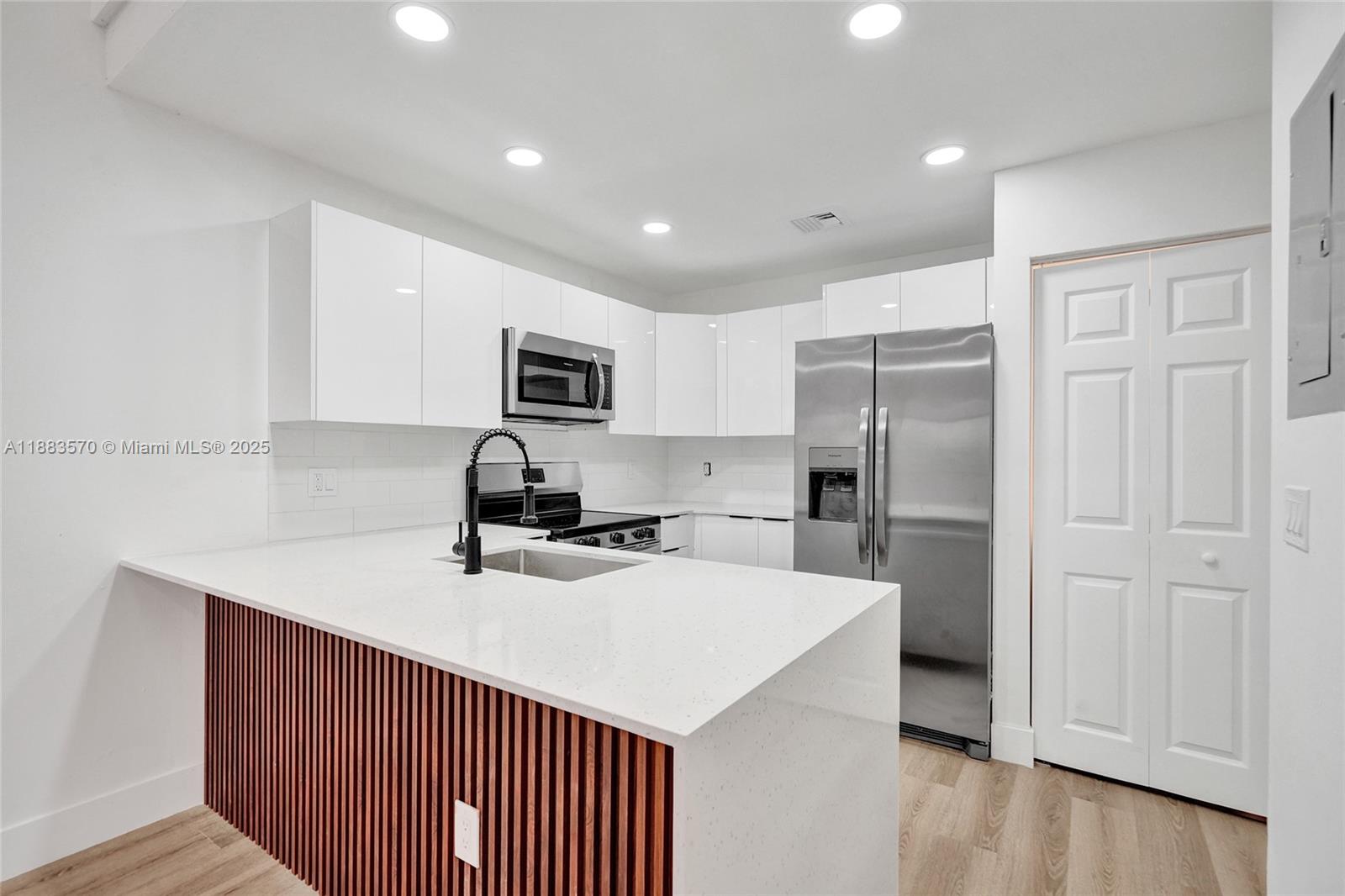 ROCK ISLAND LAND CORP - Residential