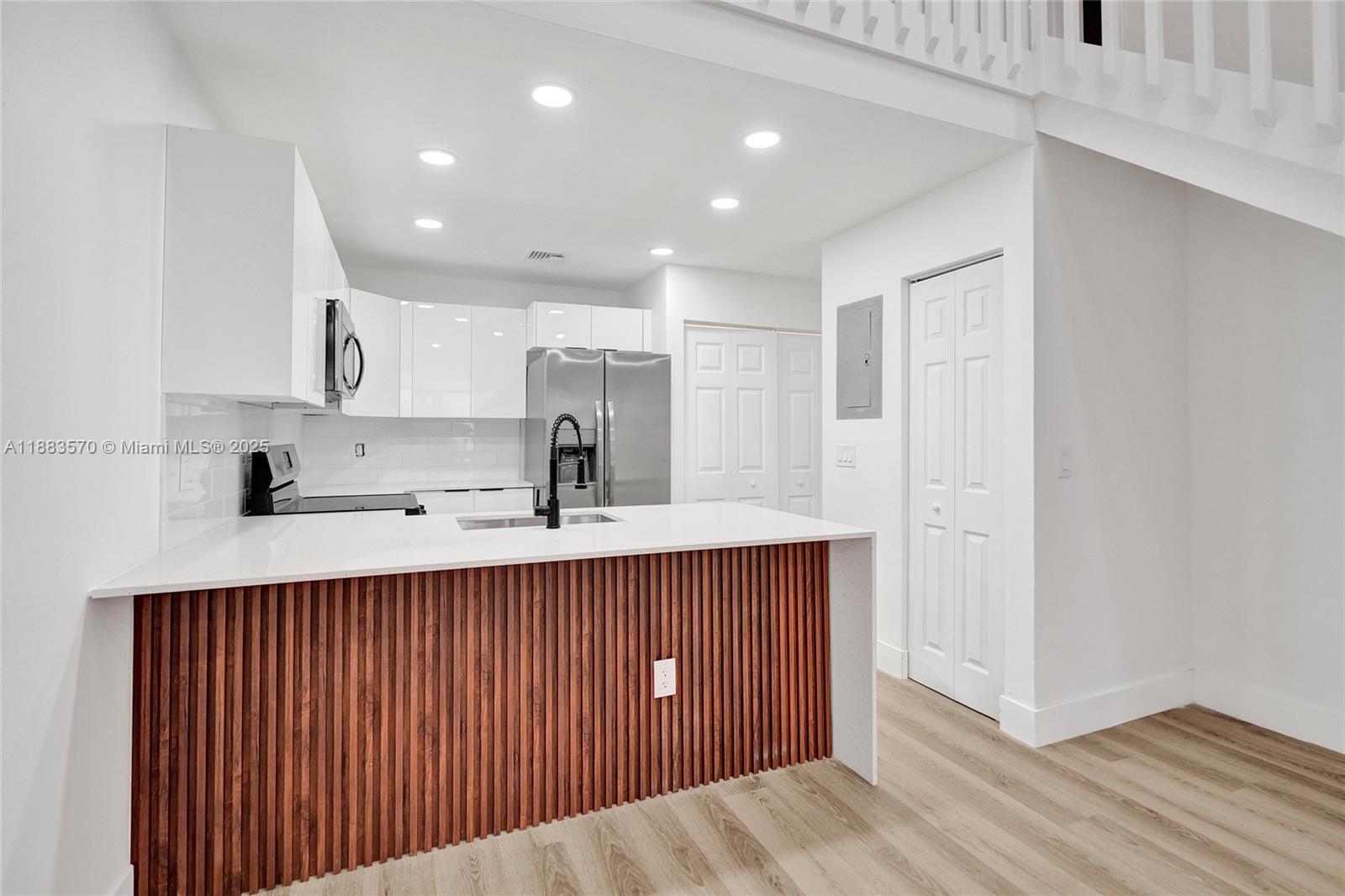 ROCK ISLAND LAND CORP - Residential