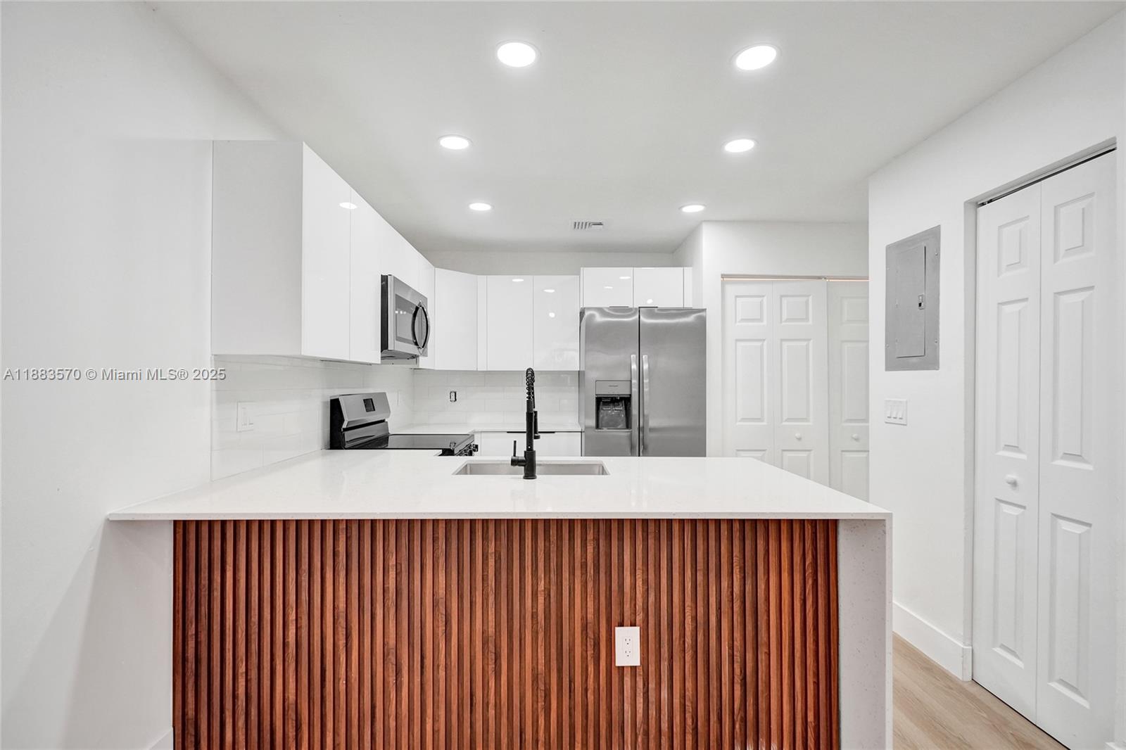 ROCK ISLAND LAND CORP - Residential