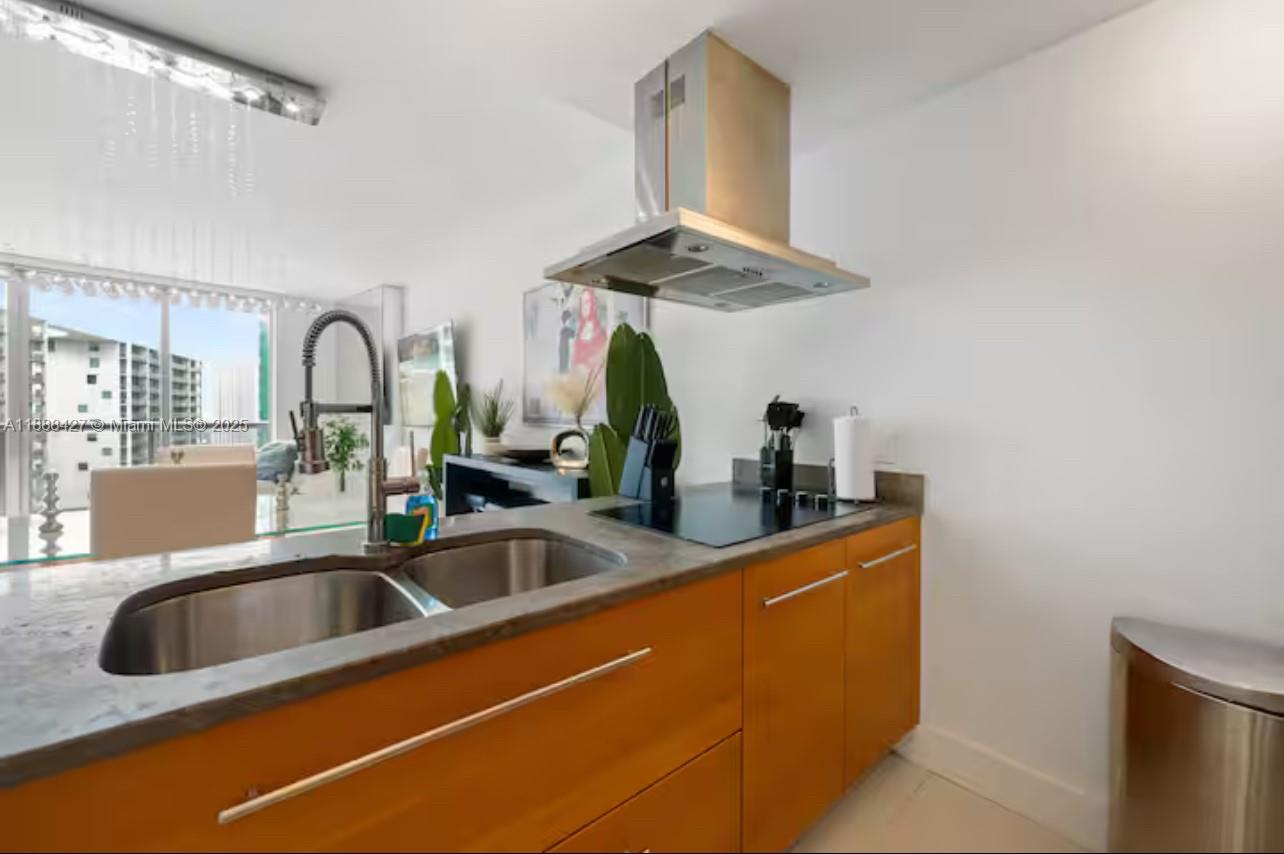 ICON BRICKELL CONDO NO 3 - Residential