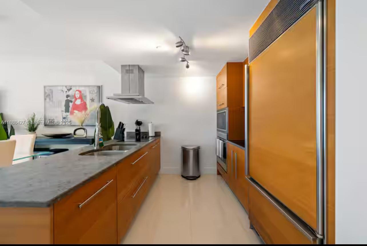 ICON BRICKELL CONDO NO 3 - Residential