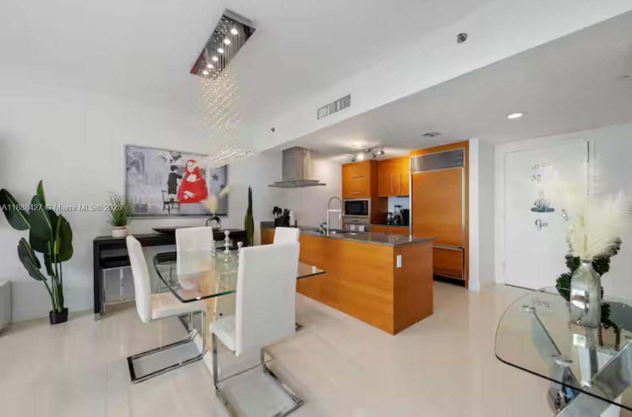 ICON BRICKELL CONDO NO 3 - Residential