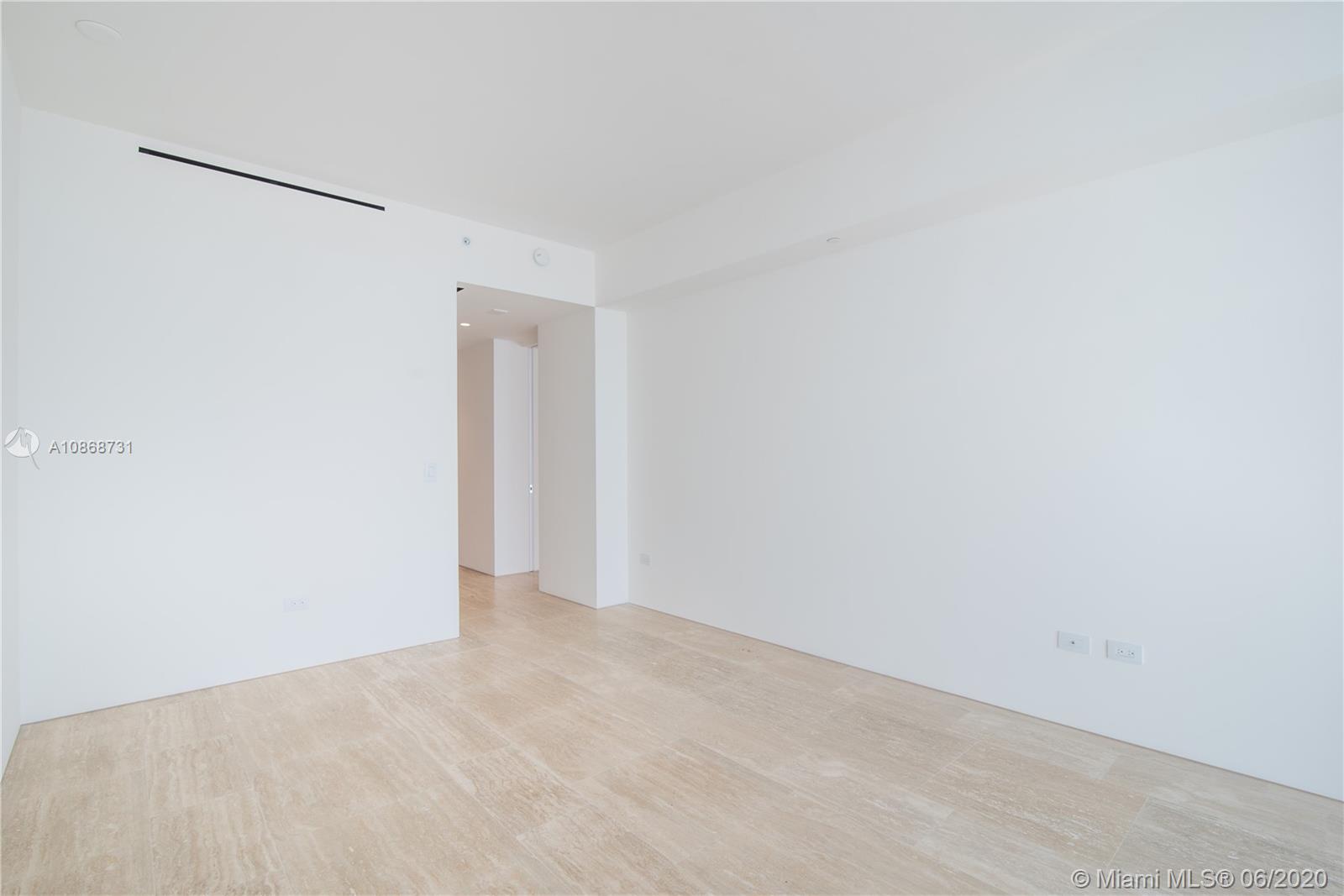 Surf Club Four Seasons - Residential