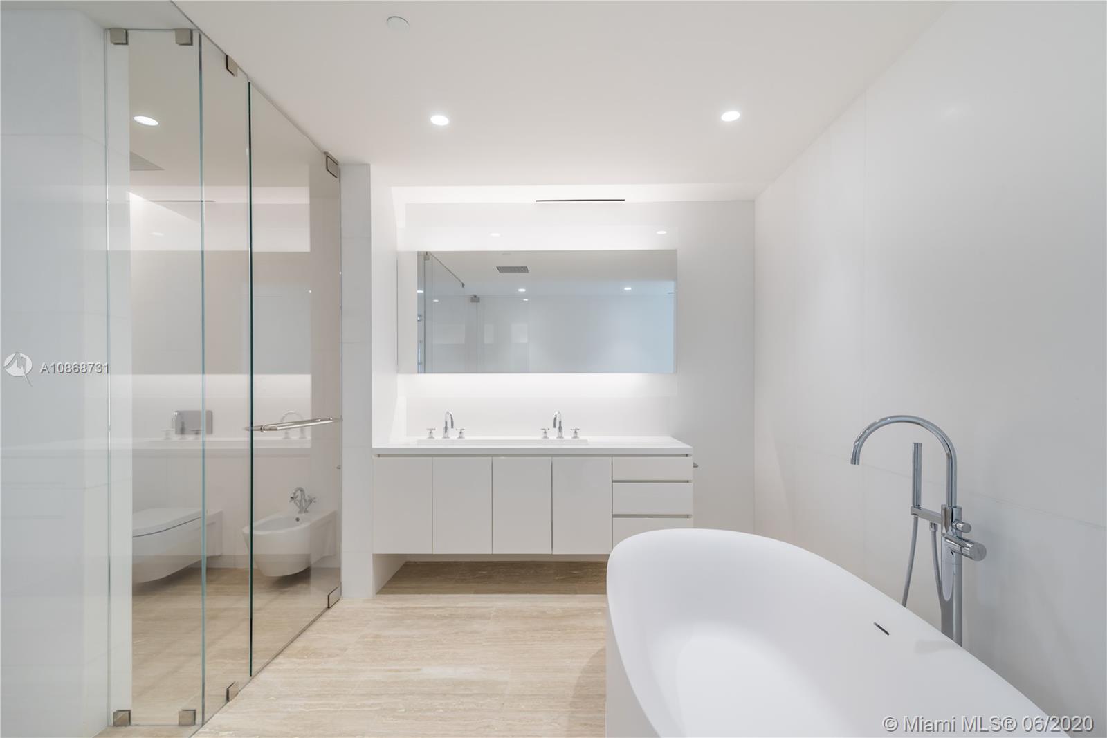 Surf Club Four Seasons - Residential