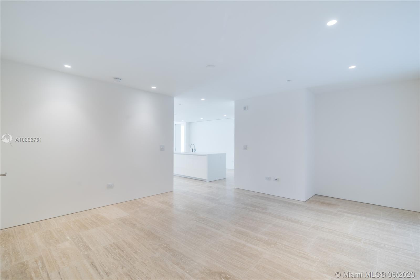 Surf Club Four Seasons - Residential