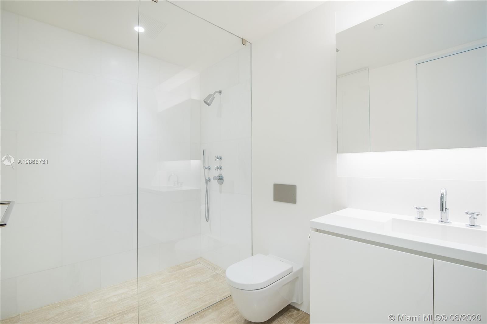 Surf Club Four Seasons - Residential