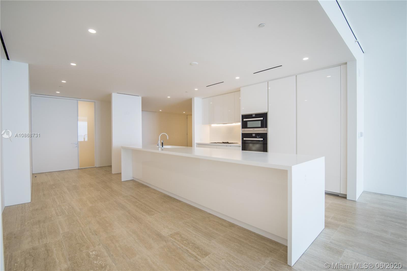 Surf Club Four Seasons - Residential