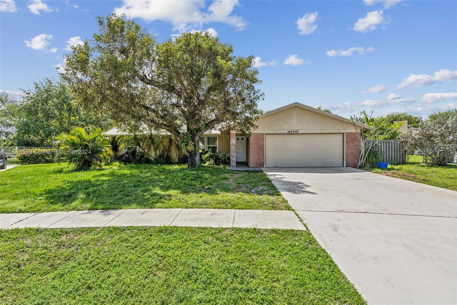 Property for Sale at 8363 W Little Beth Dr W Dr, Boynton Beach, Palm Beach County, Florida - Bedrooms: 4 
Bathrooms: 2  - $579,000