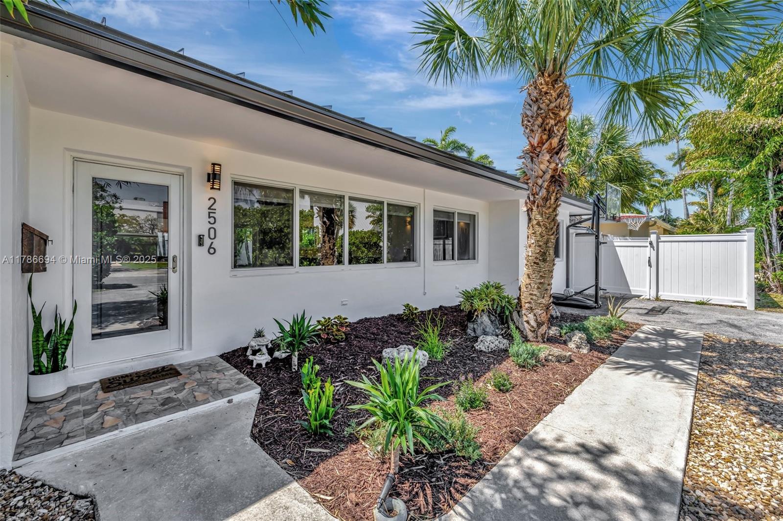 Property for Sale at 2506 Ne 30th St, Fort Lauderdale, Broward County, Florida - Bedrooms: 4 
Bathrooms: 3  - $1,479,900