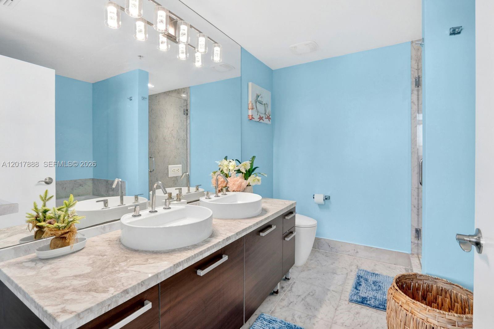 VIZCAYNE NORTH CONDO - Residential