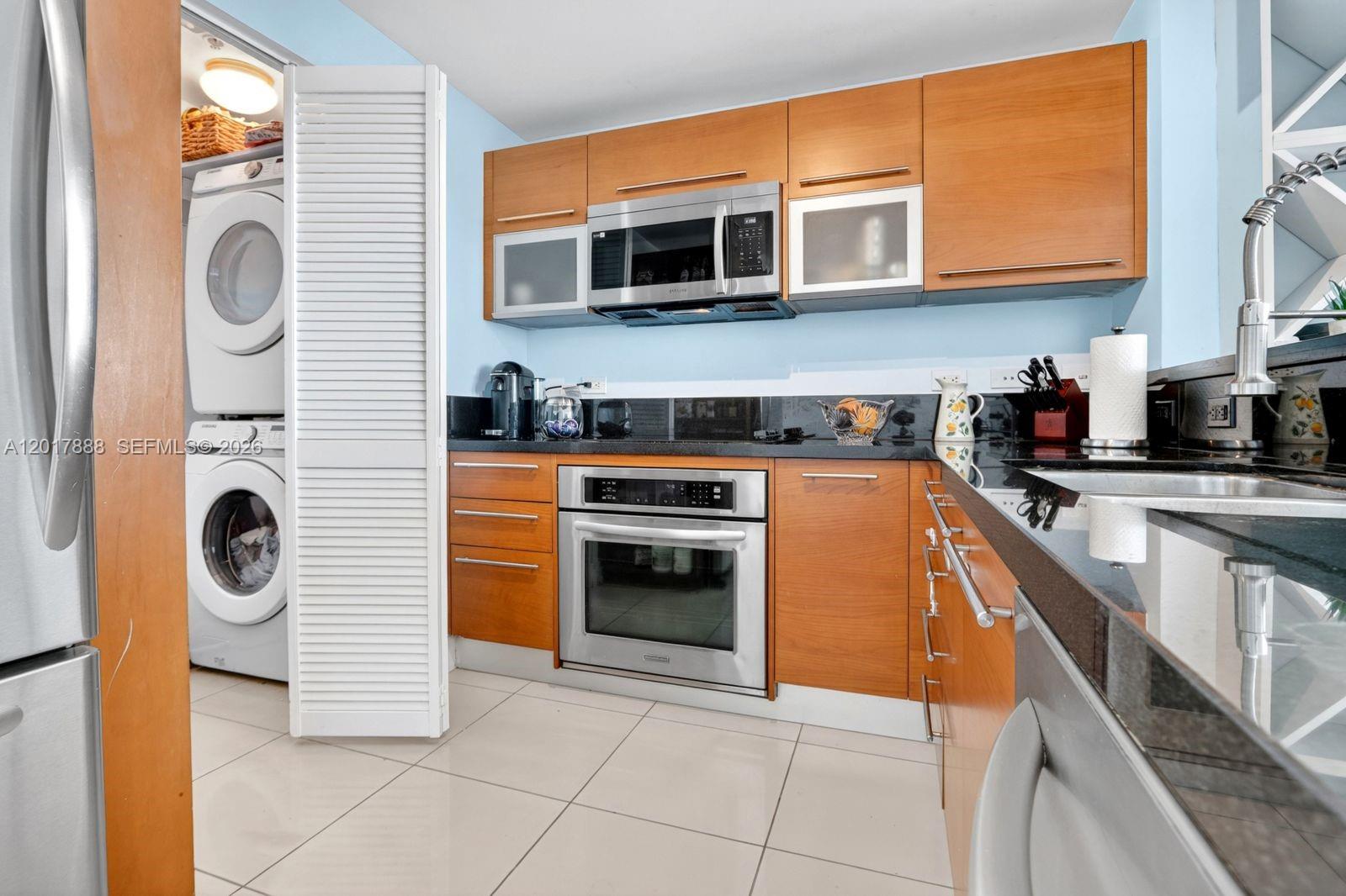 VIZCAYNE NORTH CONDO - Residential
