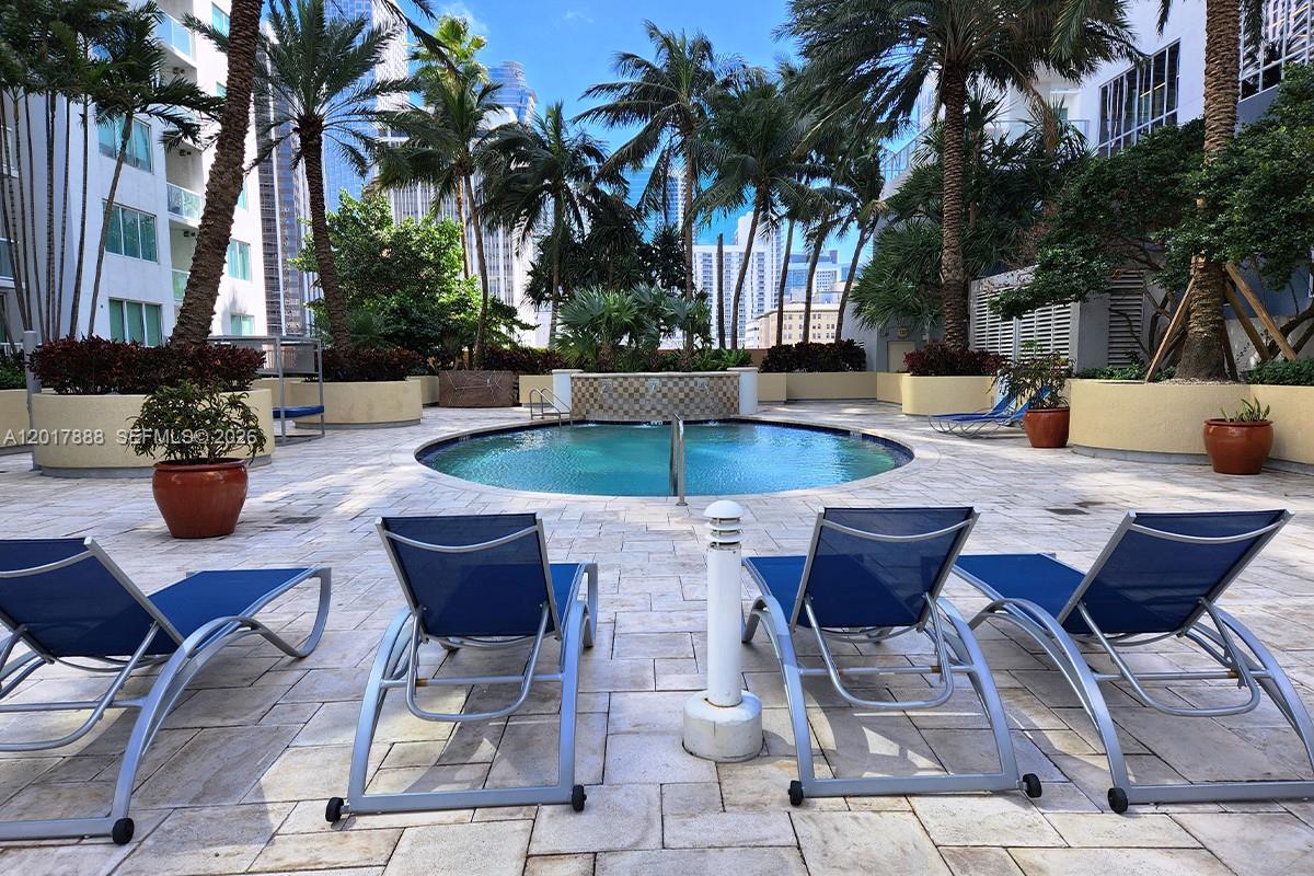 VIZCAYNE NORTH CONDO - Residential