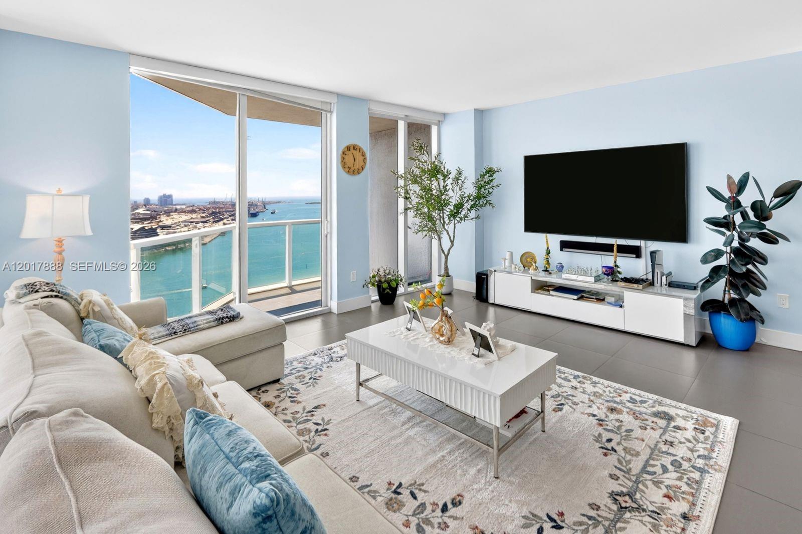 VIZCAYNE NORTH CONDO - Residential