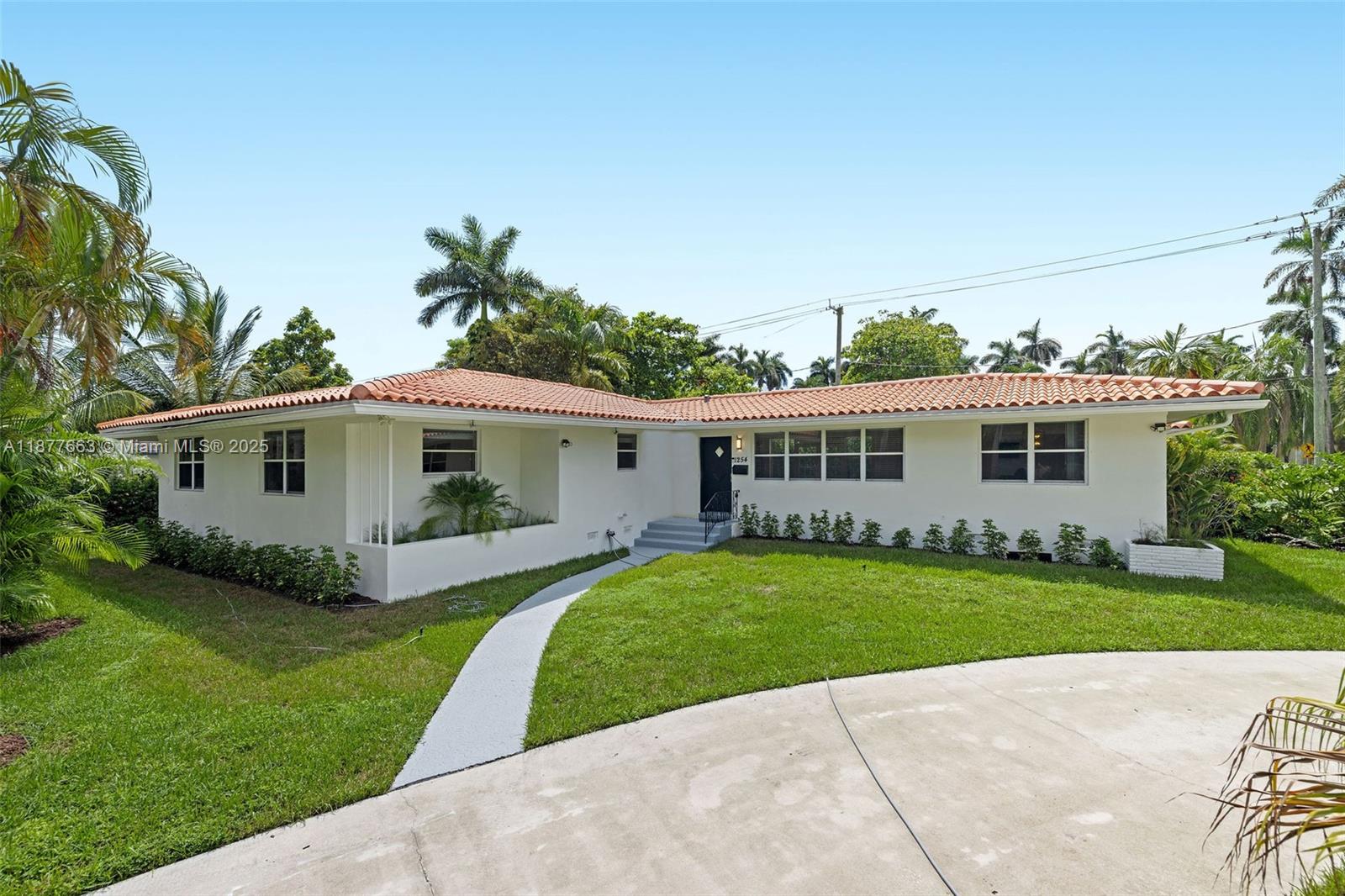 HOLLYWOOD LAKES SECTION - Residential